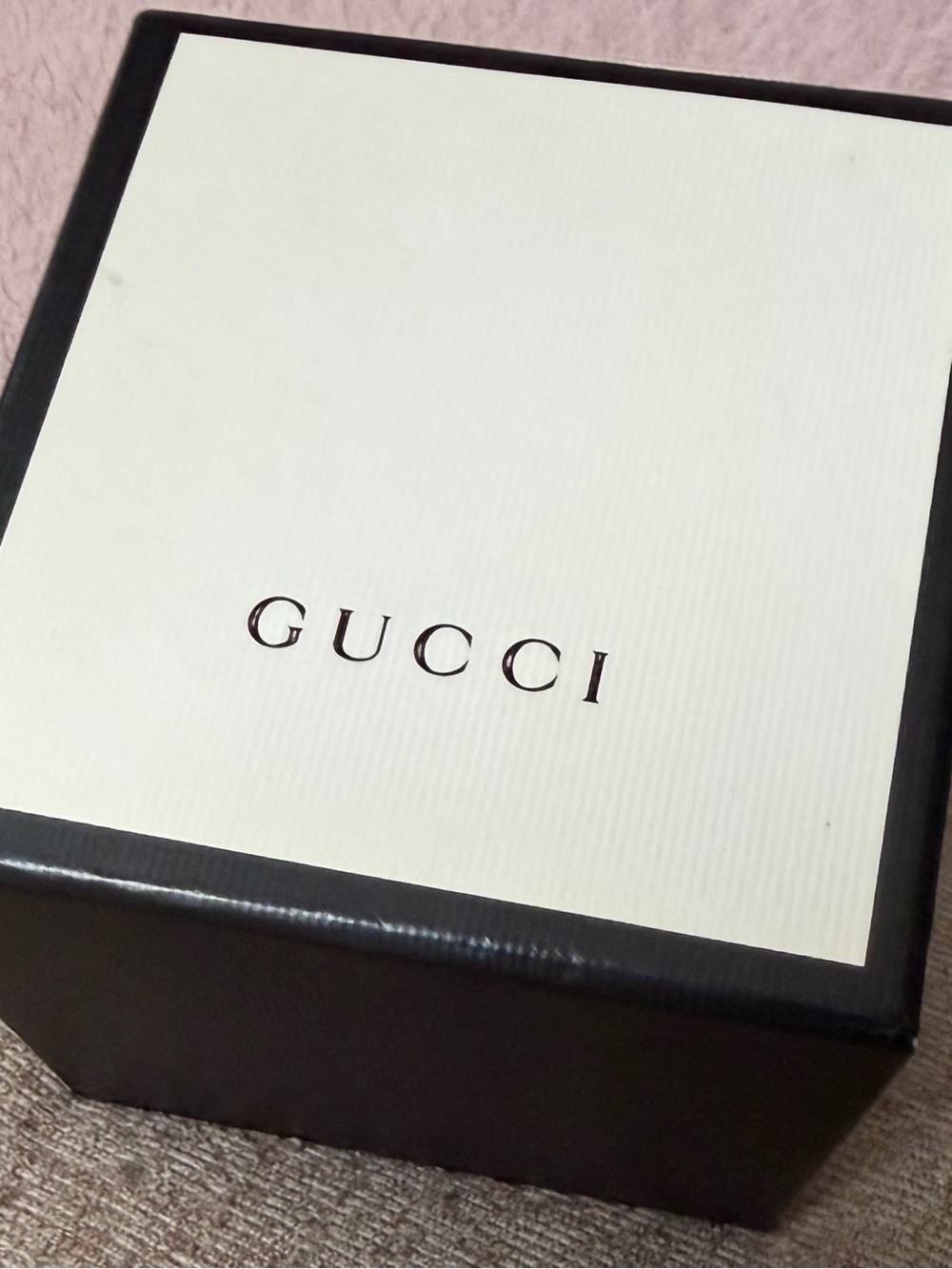 Gucci Women's Stainless Steel Bracelet Watch with Mother-of-Pearl Dial - Picture 3 of 6